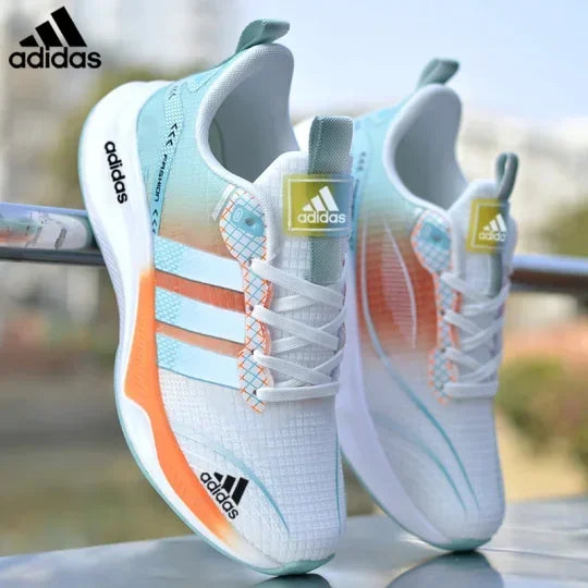 Breathable sports shoes